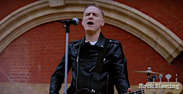 bryan adams devoile un clip de sa version de la chanson war machine de kiss qu il a coecrite