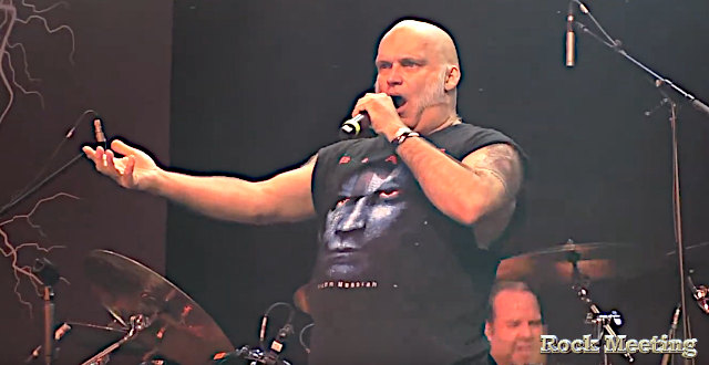 blaze bayley et d autres anciens membres d iron maiden rendent hommage a paul di anno au festival keep it true rising v 02 10 2025