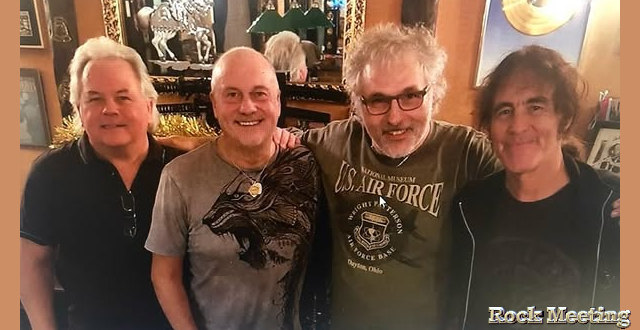 iron maiden a rendu hommage a son premier chanteur paul mario day suite a son deces