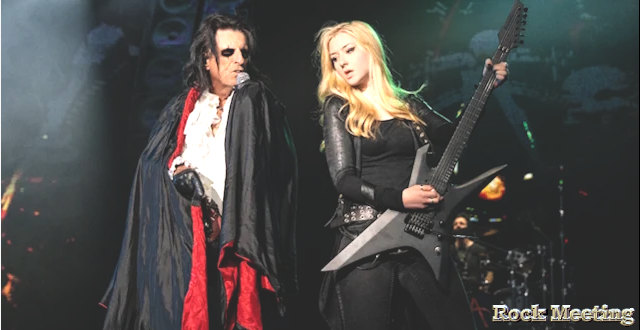 alice cooper presente sa nouvelle guitariste anna cara video de la prestation d ana avec storace krokus