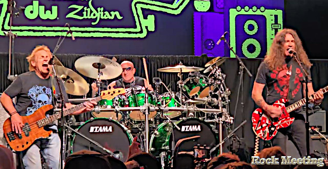 michael anthony kenny aronoff et phil x interpretent des classiques de van halen lors de la finale du drum off 2026 michael anthony kenny aronoff et phil x interpretent des classiques de van halen lors de la finale du drum off 2026