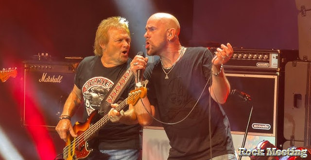 michael anthony rejoint jason bonham s led zeppelin evening sur scene a costa mesa 2026 michael anthony rejoint jason bonham s led zeppelin evening sur scene a costa mesa 2026