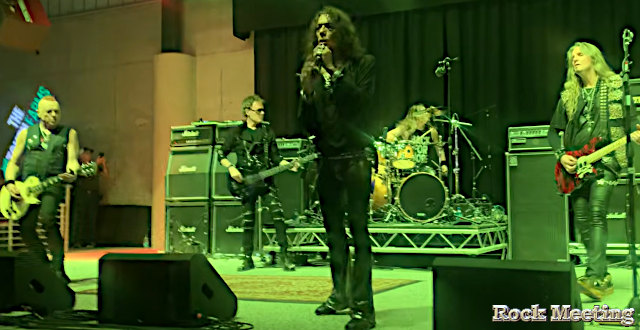 video joel hoekstra ancien guitariste de whitesnake et night ranger se produit pour la 1ere fois avec le groupe solo de stephen pearcy