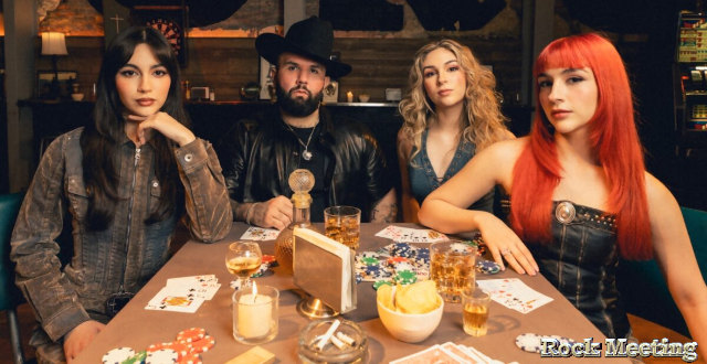 the warning love to be loved nouveau single avec en invite la superstar mexicaine carin leon